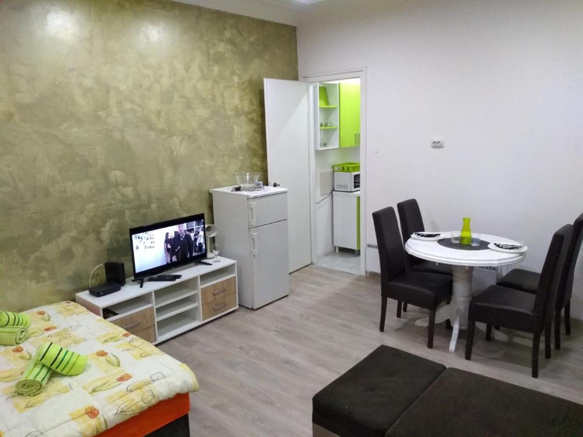 Lucky Apartment Belgrado Exterior foto