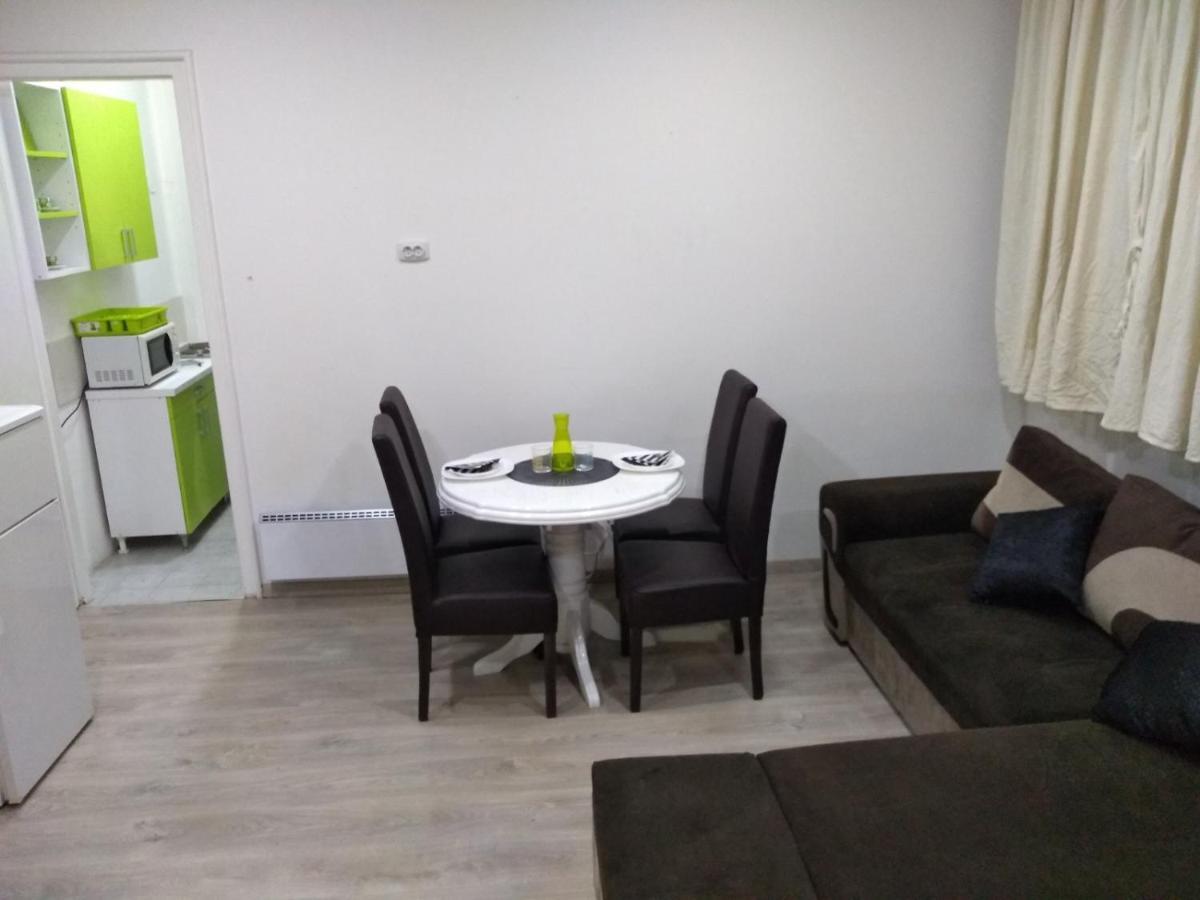 Lucky Apartment Belgrado Exterior foto